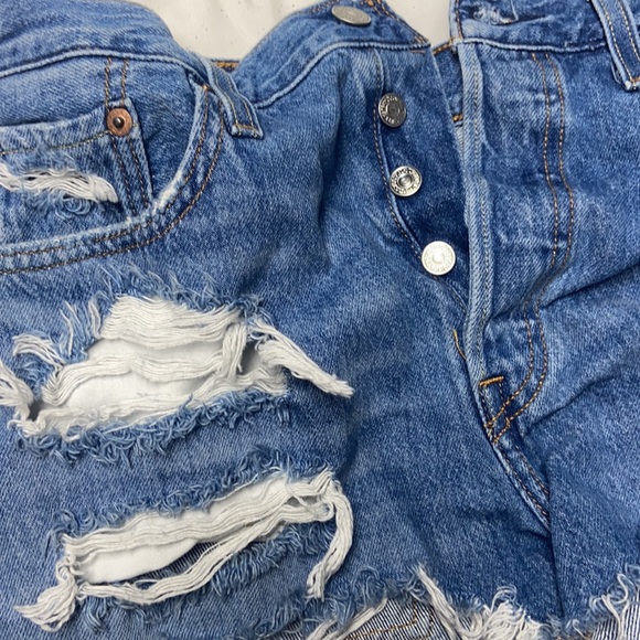 Levi’s ripped jean shorts - Picture 3 of 5